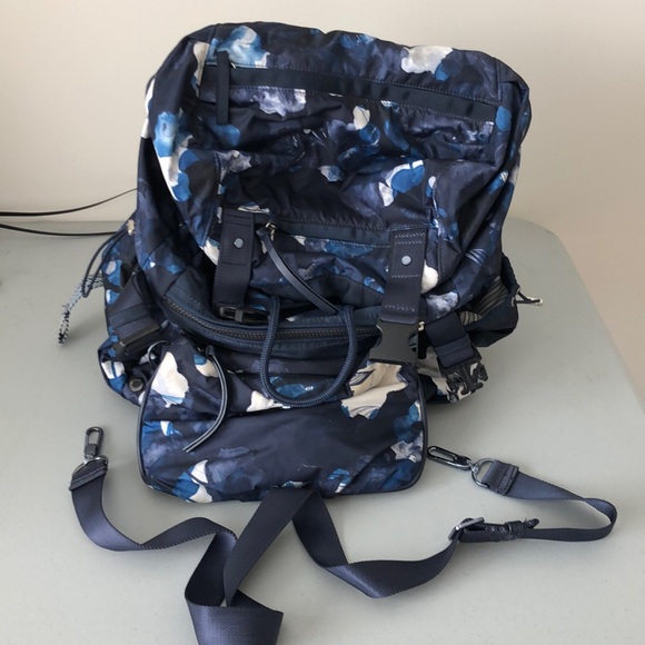 lululemon athletica Bags Lululemon Travelling Yogini Backpack